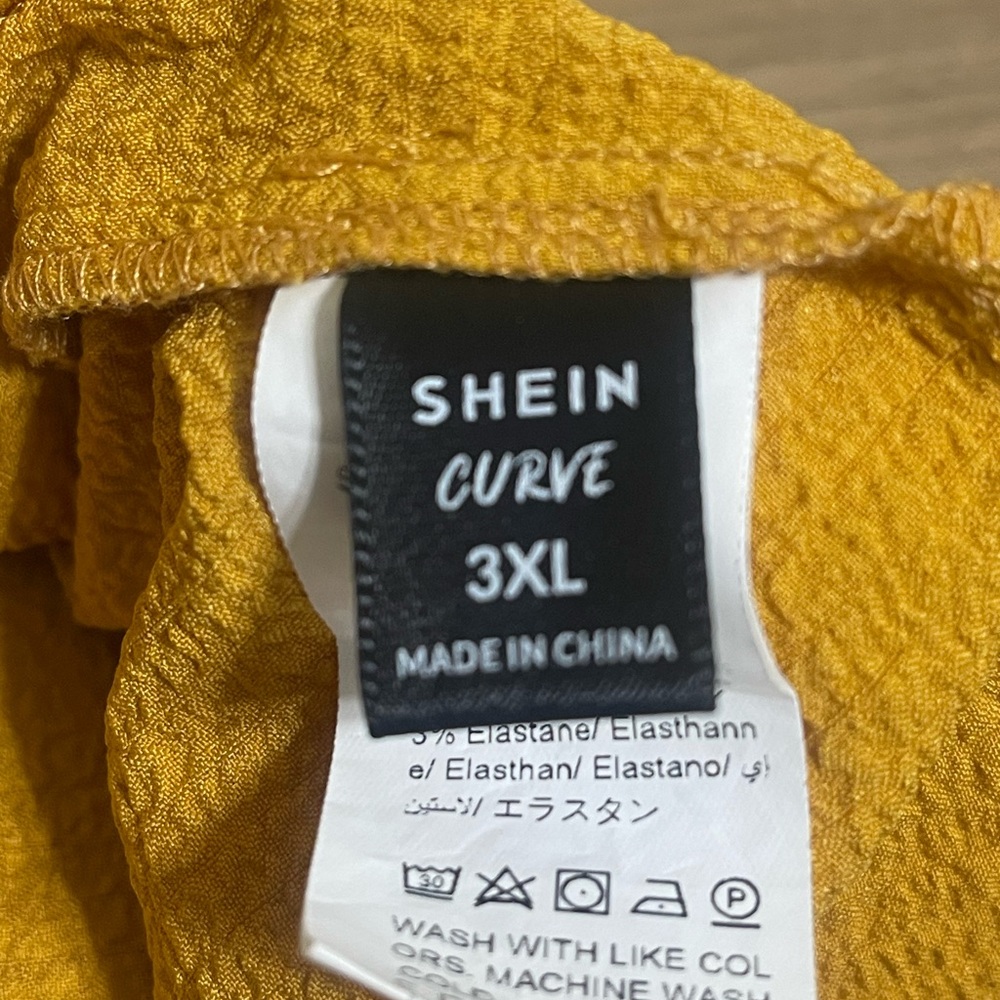 SHEIN Yellow Textured Short Sleeve Shirt. 3Xl Teardrop cut out in back.